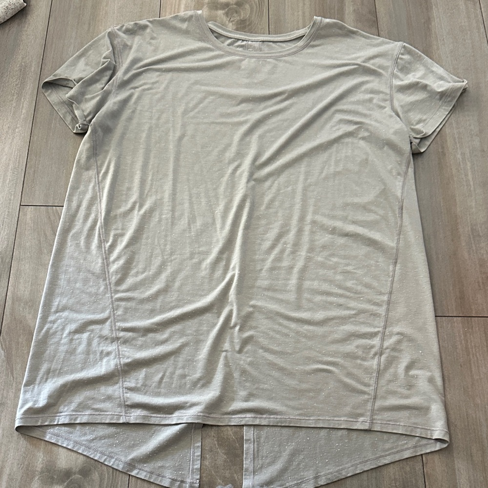 Lululemon top with split back